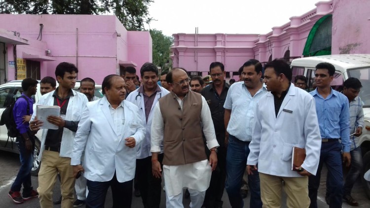 siddharth nath singh attack akhilesh government about hospital