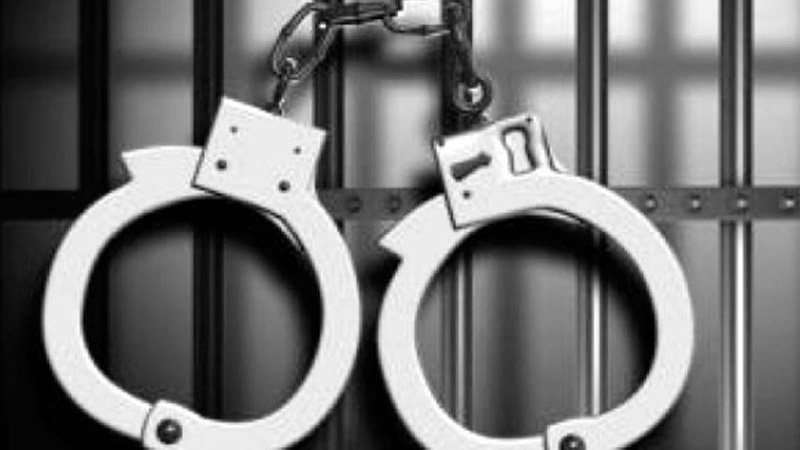 अवैध देशी शराब की 225 बोतलों के साथ दो आरोपी गिरफ्तार