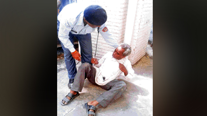 Former attempt to suicide at Lucknow Development Authority (LDA) Office Gate
