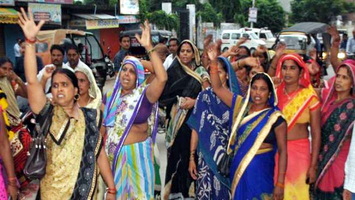 Azamgarh: Asha Bahu Activist Murdered after Rape Workers on strike