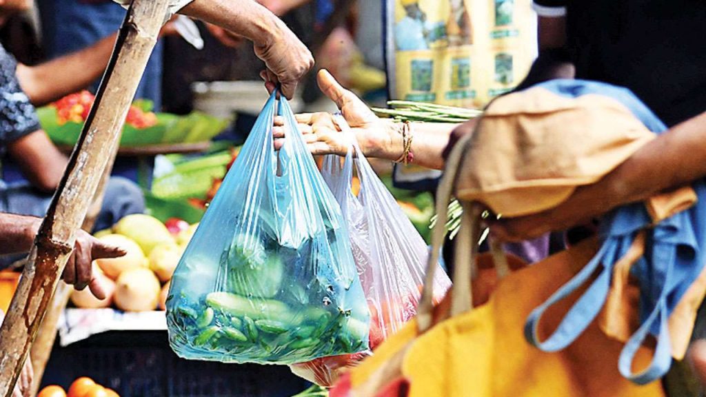 Violation of polythene ban in weekly markets of Bulandshahr