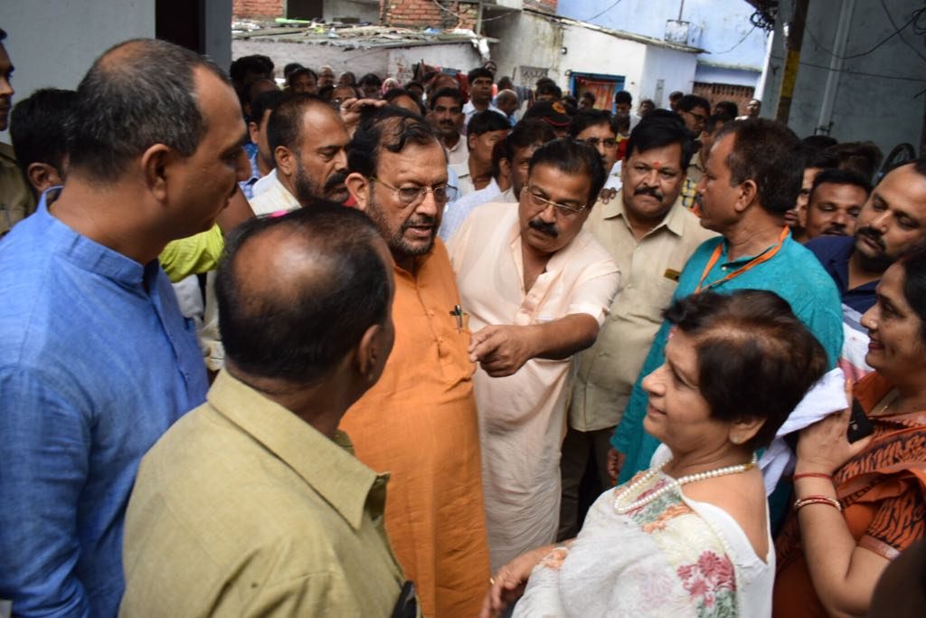 Mayor sanyukta bhatia inspects Zone salong with Nagar vikas mantri