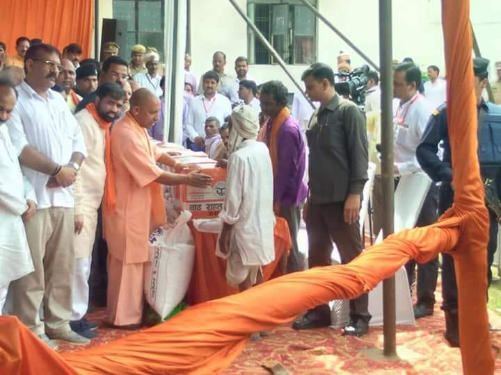 CM Yogi meets flood victims, distributed relief material