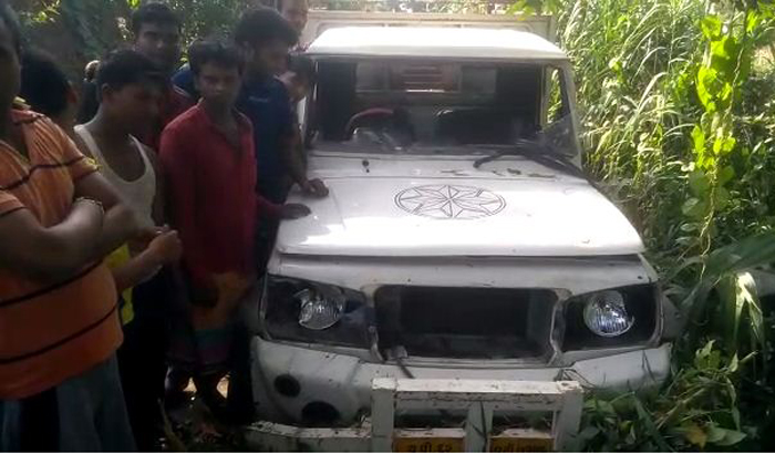 Jaunpur: Villagers caught animal smuggler with pickup