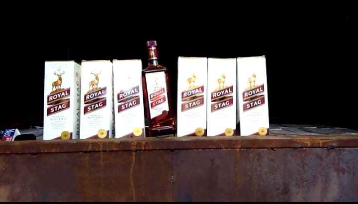 Excise Department arrested 2 smugglers with illegal liquor