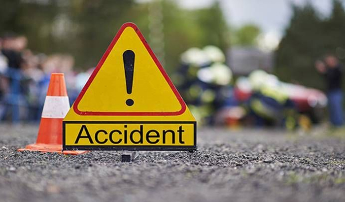 Fatehpur High speed truck uncontrolled, overturned, driver dies