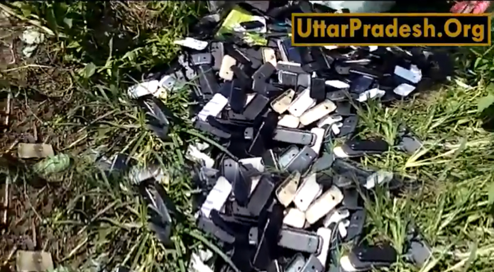 Muzaffarnagar : Fake Samsung Mobile Parts Found in Forest