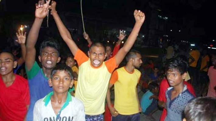 Ten Students Sick Food Poisoning Protest by Highway jam