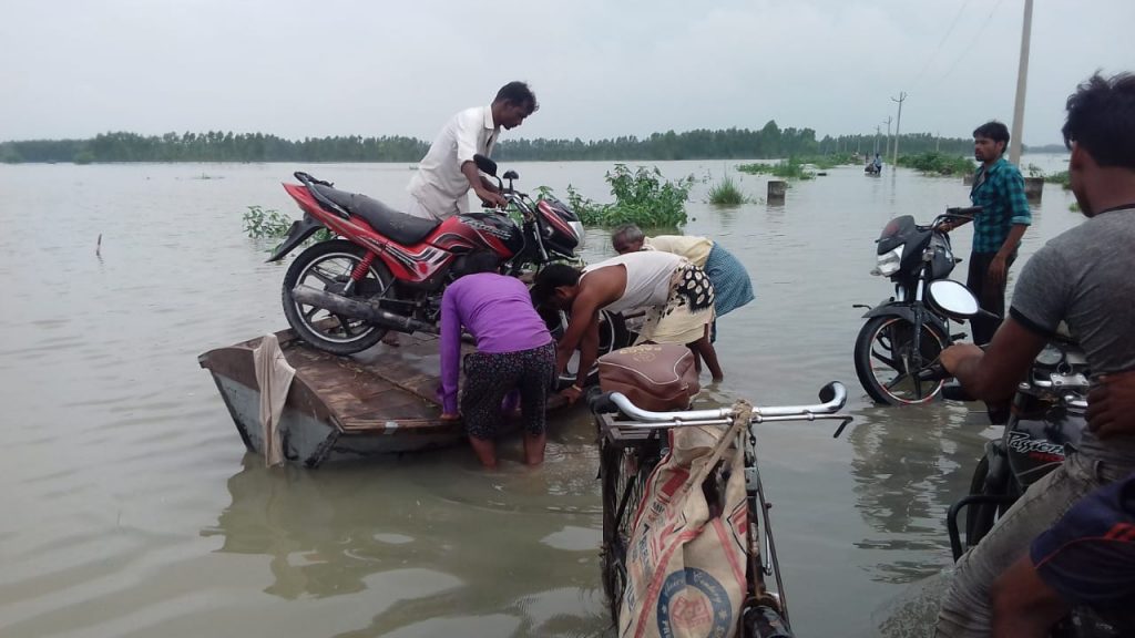no proper arrangements of boats, unnao flooded areas