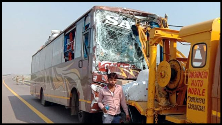 70 Passengers Injured Double-Decker Bus Overturned Agra-Lucknow expressway
