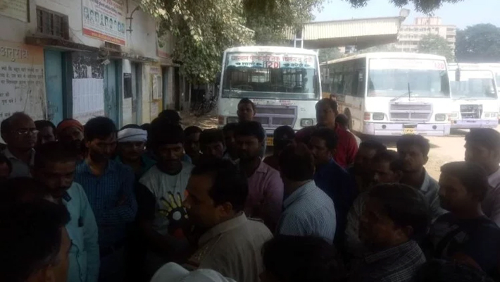 City Buses Driver and Conductor Refused to Run khatara buses