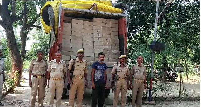 police team Arrested truck driver with illegal liquor worth 45 lakhs