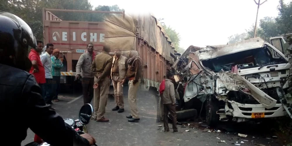 Driver Beheaded Road Accident Horrific collision in Two Trucks Faizabad