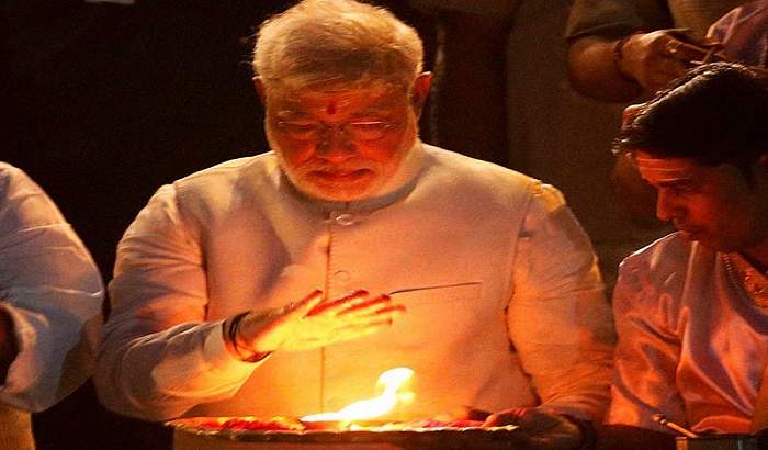PM Narendra Modi performs Ganga Maha aarti at prayagraj