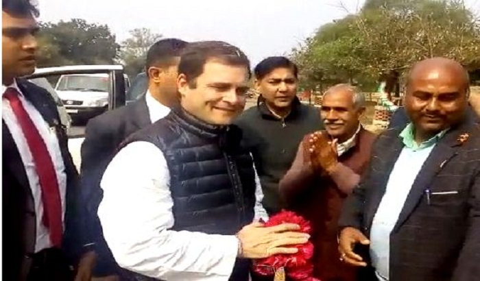 Congress workers welcomed Rahul Gandhi