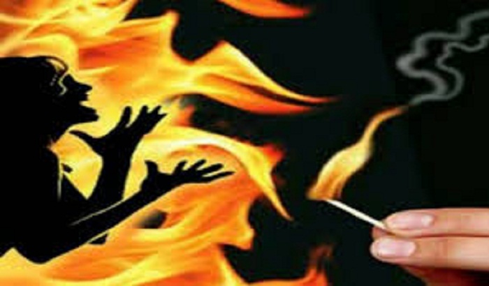 Efforts to burn alive after giving divorce to women