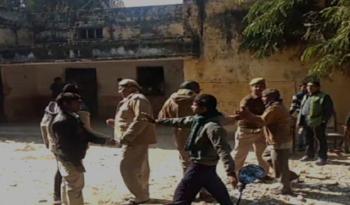 Battery between prisoners and police personnel in Mainpuri