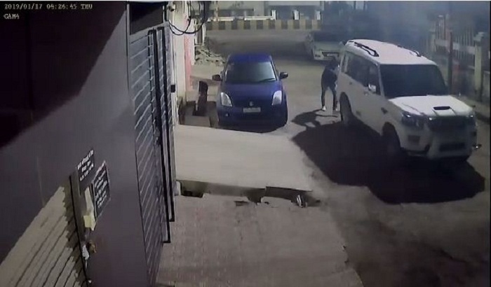 Lucknow : Robbery of Scorpio car