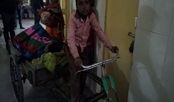 10 year old innocent lifts his sick grandmother by rickshaw