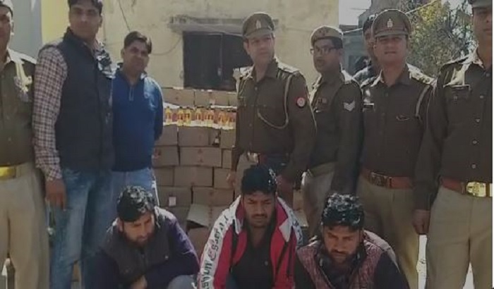 Police detained 3 smugglers with illegal liquor during checking