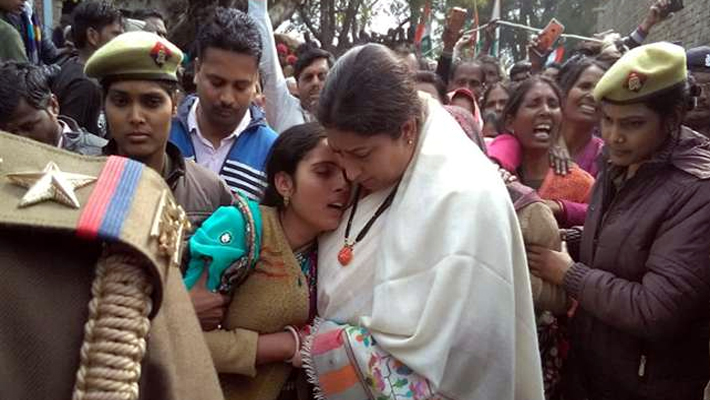 Smriti Irani Came With Shaheed Shyam Babu Body in Kanpur Dehat
