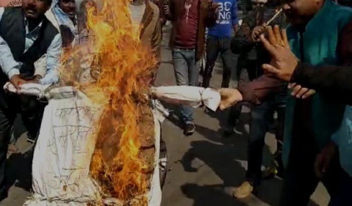 Imran Khan's flagged effigies in Hazratganj protest against terrorist incident