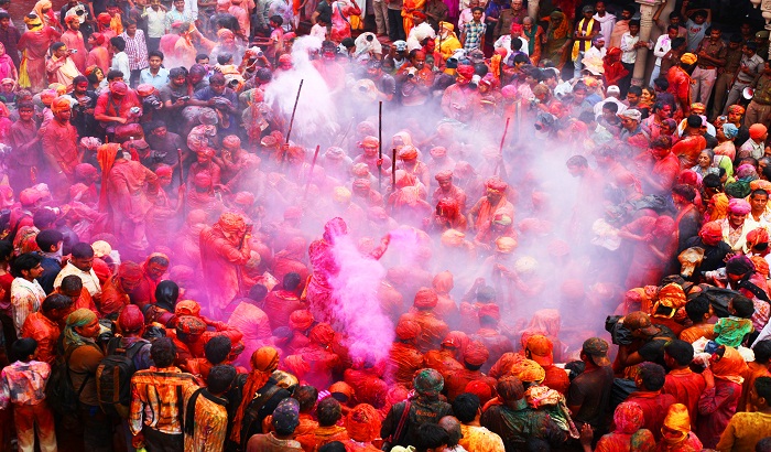 Stick Holi will be played in Nandgaon today in Mathura
