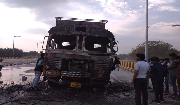A sudden fire exposed in a moving truck in Amethi region