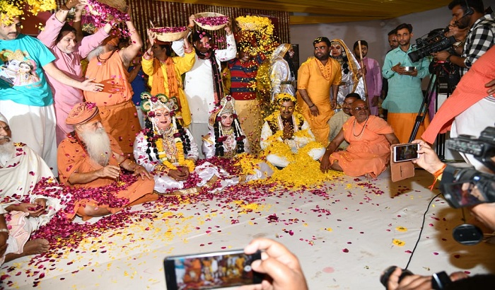 Mathura:keshav prasad maurya reached the Holi festival of Ramanreti