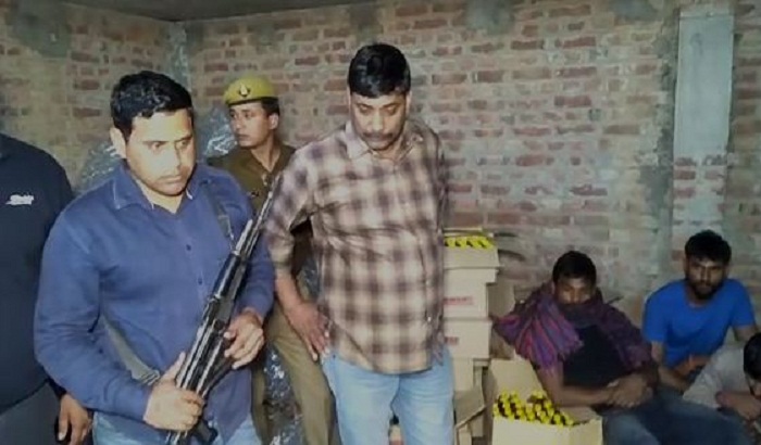 Crime Branch raided a house and caught liquor factory