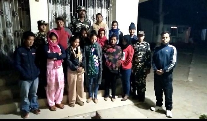 Police detain two human traffickers including 6 women