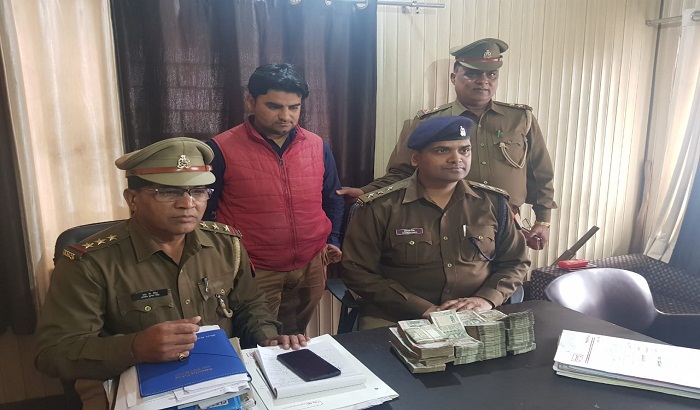 Seven lakh rupees recovered from car during police checking