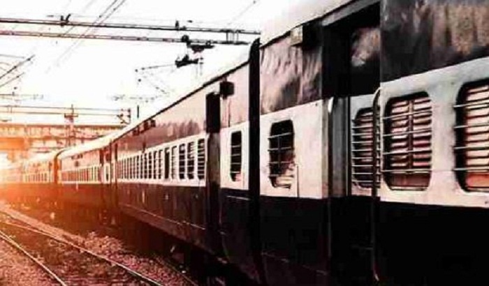 Sales tax officers raid on the train in Varanasi railway station