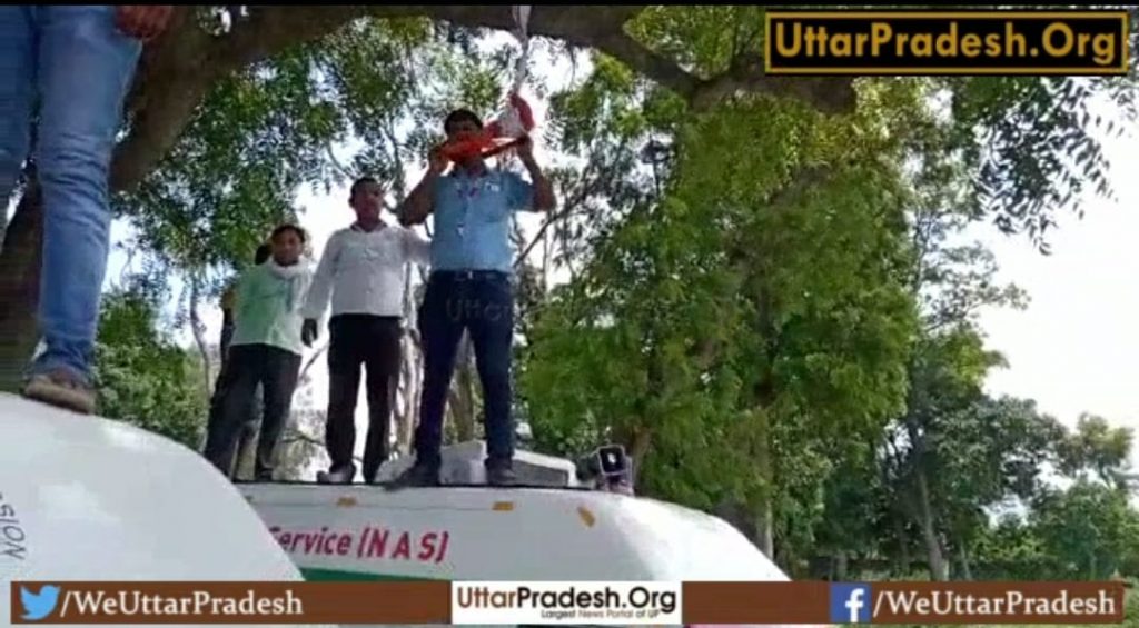 hardoi-ambulance-workers-protest-gets-furious-demonstration-volatile
