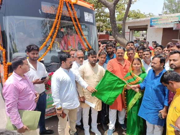 ac-city-bus-service-started-from-atrauli-to-lucknow