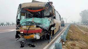 accident-on-unnao-lucknow-agra-expressway