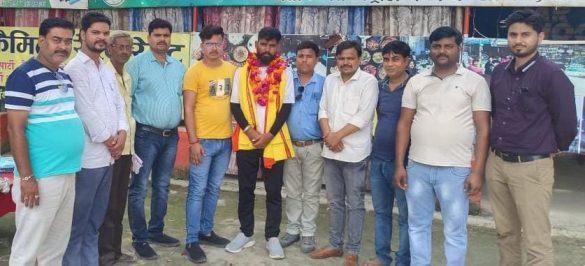 subhash-nayak-who-traveled-on-foot-to-12-jyotirlingas-was-welcomed