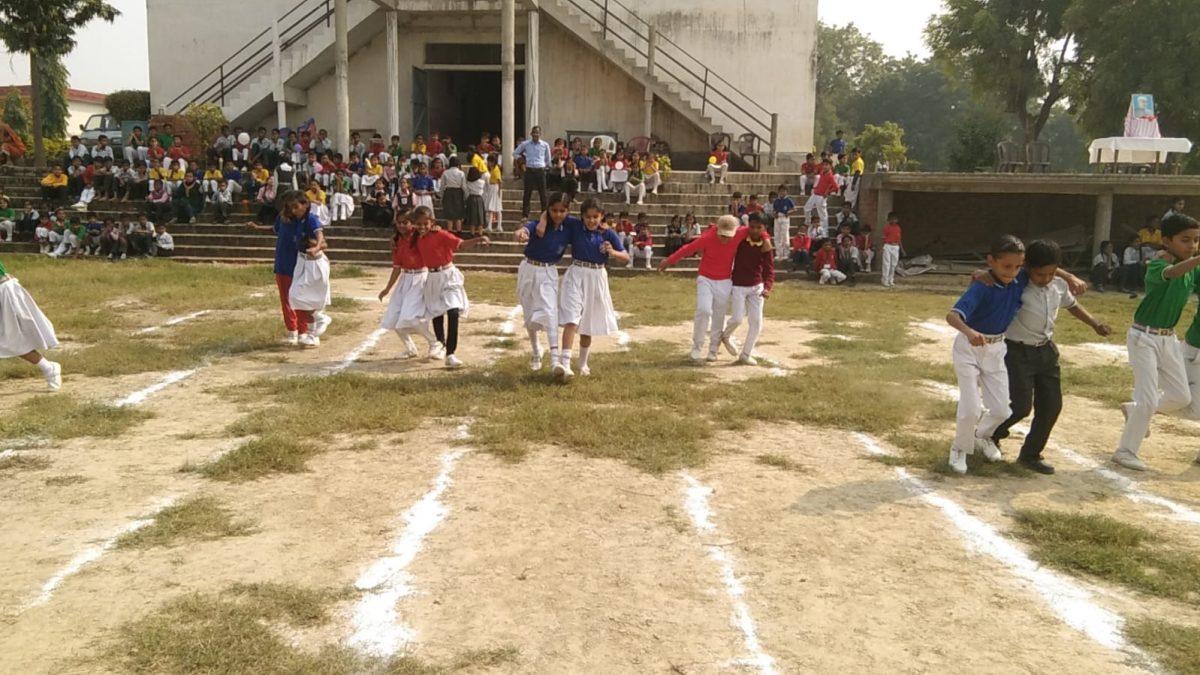 यूनिटी पब्लिक स्कूल में धूमधाम से मनाया गया बाल दिवस, खेलकूद प्रतियोगिता में बच्चों ने किया प्रतिभाग।