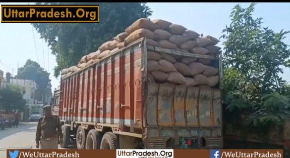 sdm-caught-a-truck-loaded-with-20-tonnes-of-paddy-in-bhadohi