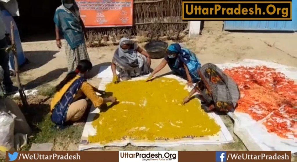 amethi-women-making-herbal-gulal-from-dried-cow-dung
