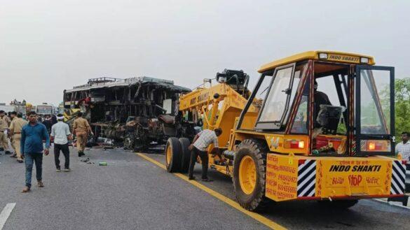 Unnao Accident : लखनऊ-आगरा एक्सप्रेस-वे दुर्घटना में 18 लोगों की मृत्यु